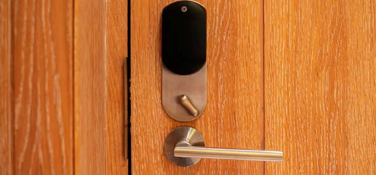 Automatic Locking Door Knob Woodbridge